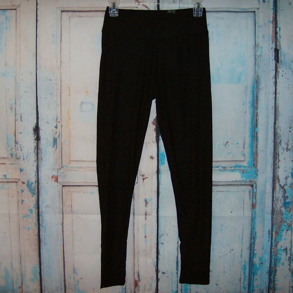 BLACK YOGA BAND PLUS LEGGINGS